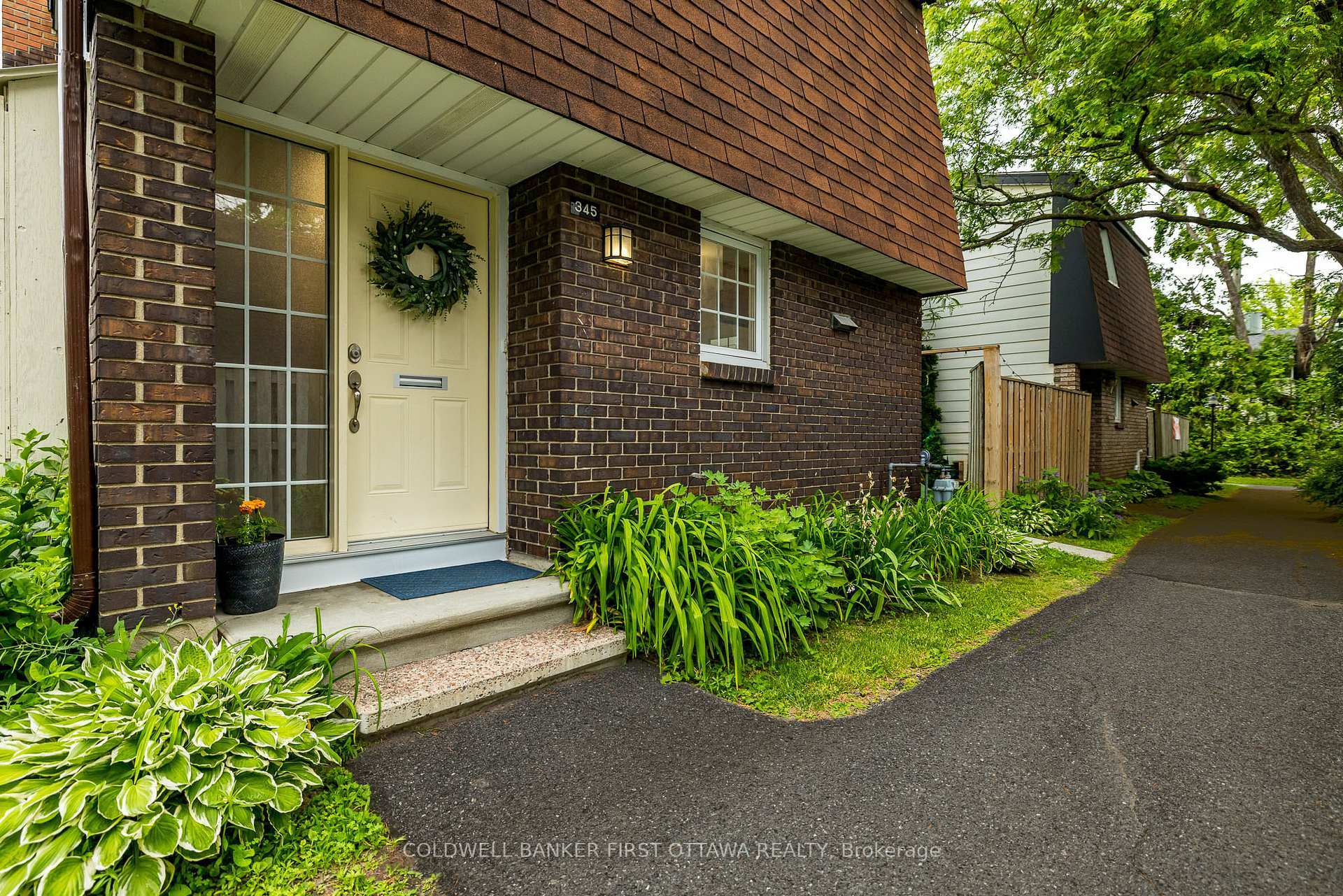 Property Photo:  345 Kintyre Private  ON K2C 3M6 