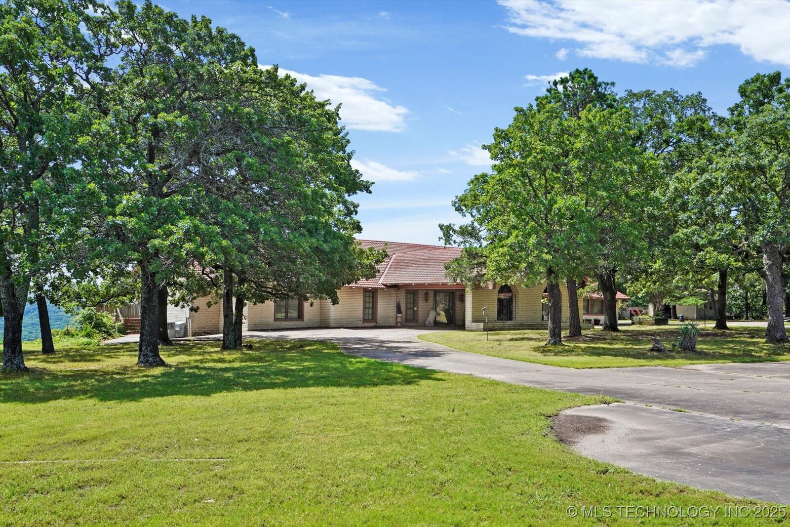 Property Photo:  17331 S 174th Avenue E  OK 74008 