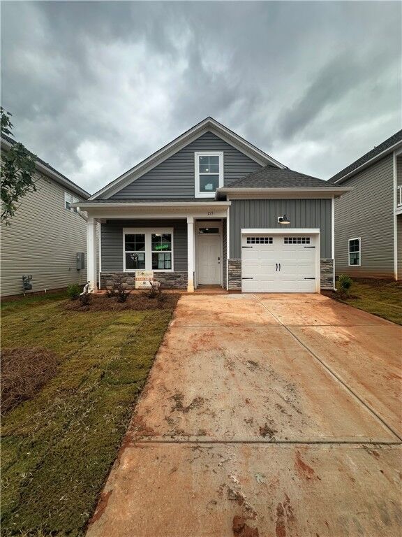 Property Photo: 215 Brown Circle SC 29642