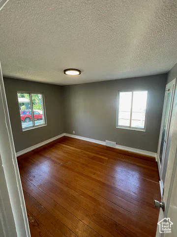 Property Photo: 2505 E Elm Ave UT 84109