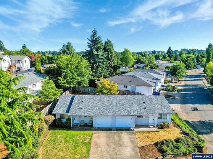 Property Photo: 1884-1886 Skyline Village Lp S OR 97306