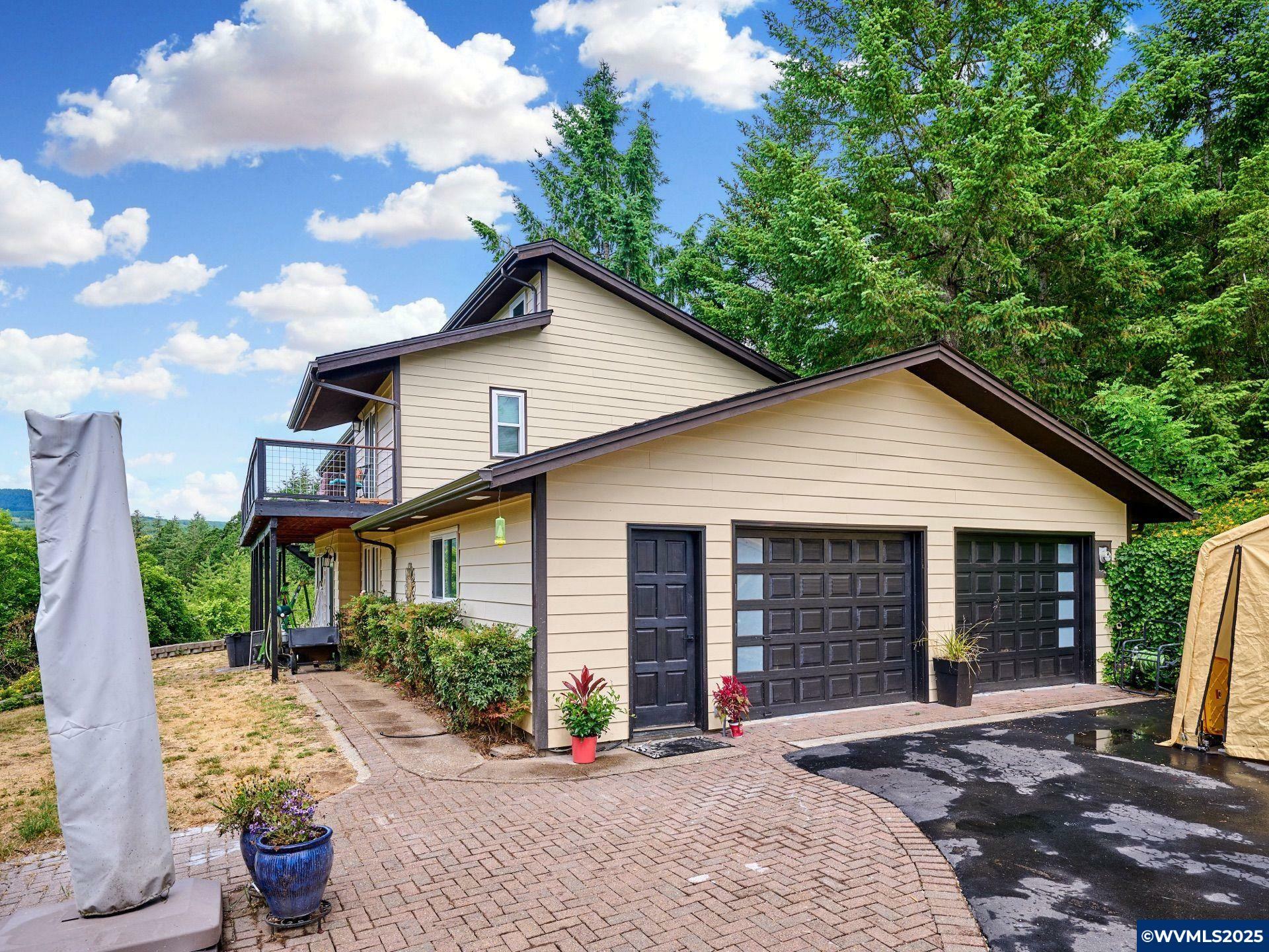 Property Photo: 18390 Bridgeport Rd OR 97338
