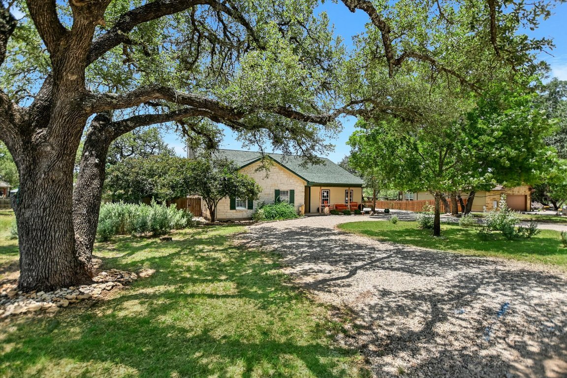 Property Photo: 55 Ridgewood Circle TX 78676