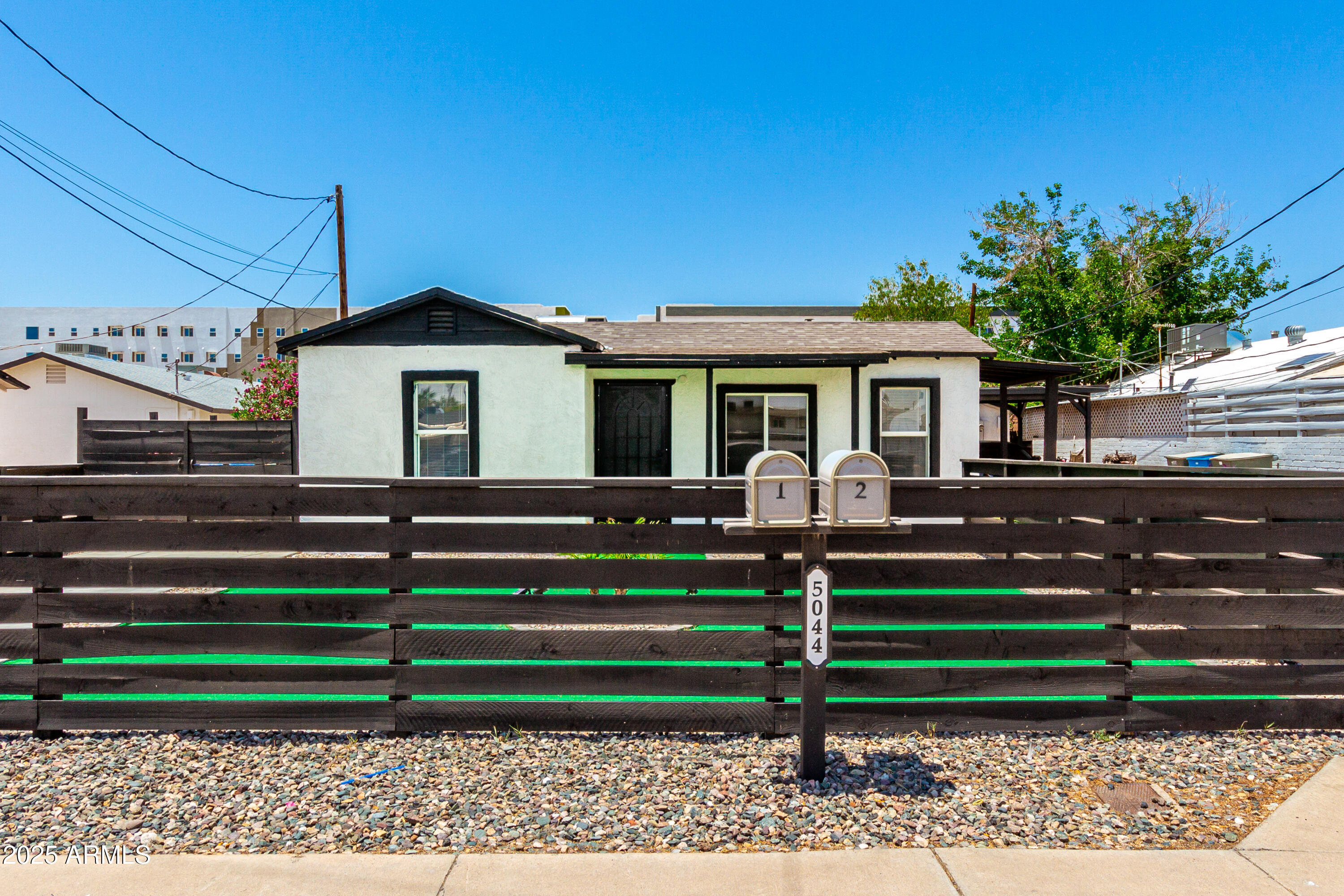 Property Photo: 5044 N 18th Avenue AZ 85015