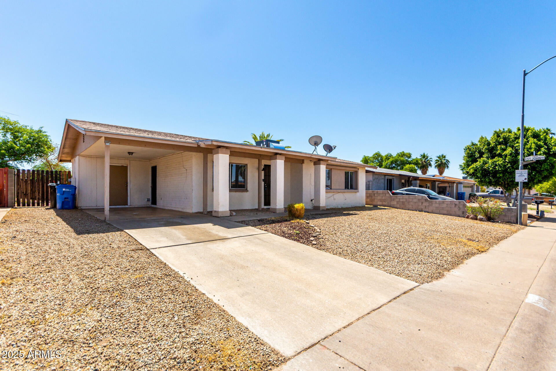 Property Photo: 17629 N 8th Avenue AZ 85023