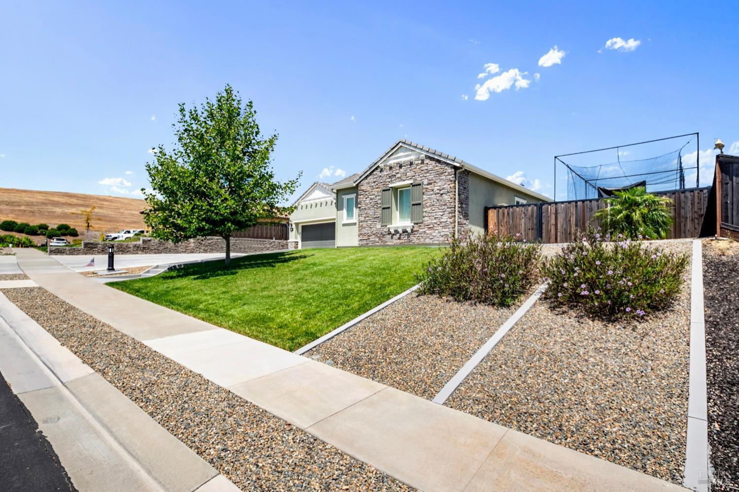 Property Photo: 6006 Peacock Court CA 95688