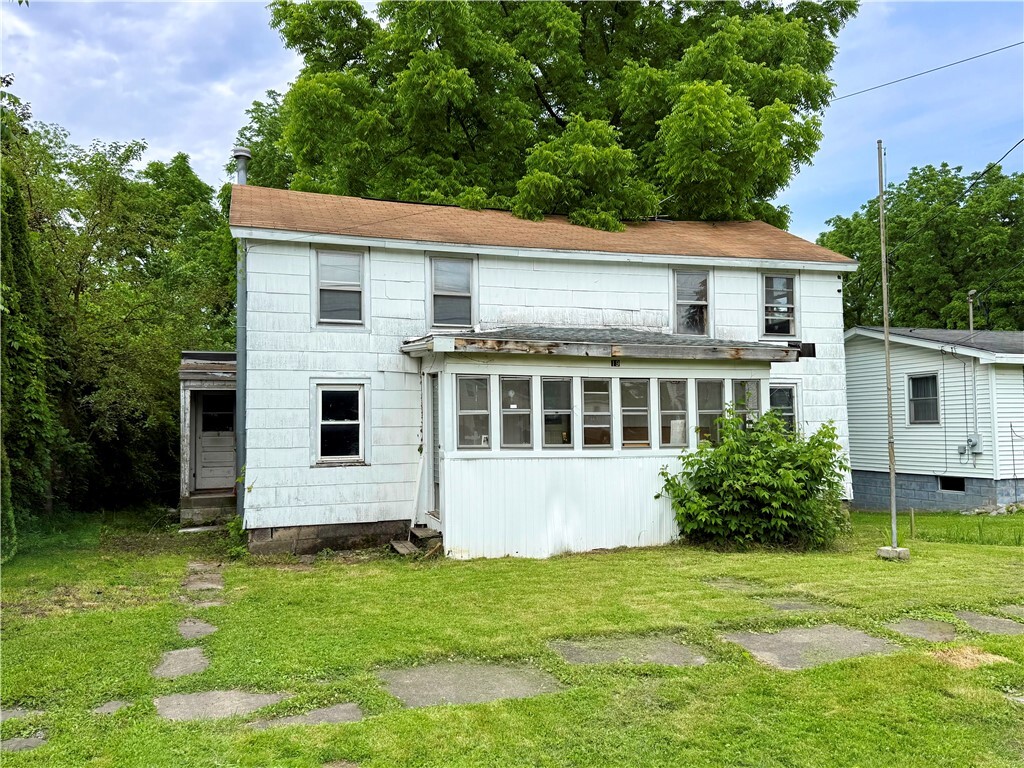 Property Photo:  19 Seneca Street  NY 13148 