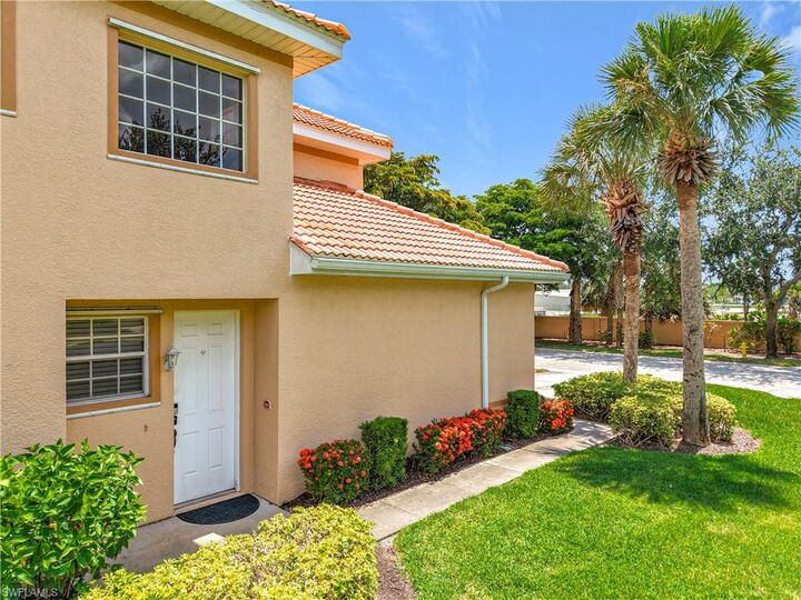 Property Photo: 14031 W Hyde Park Dr 201 FL 33912