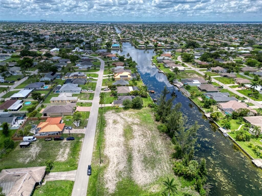 Property Photo: 408 SE 16th Ter FL 33990