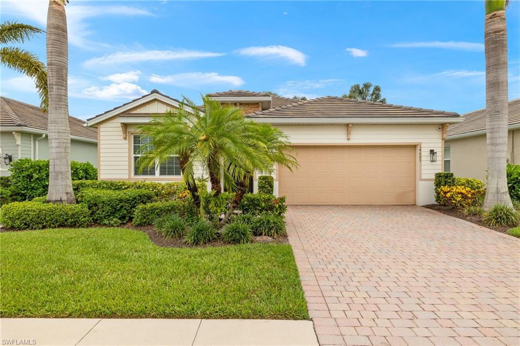 Property Photo: 14687 Topsail Dr FL 34114