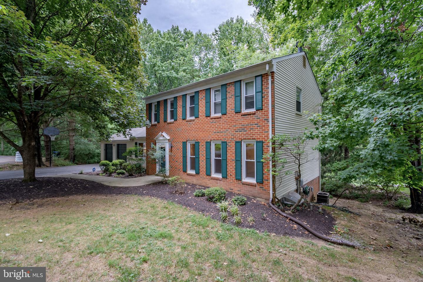 Property Photo: 10409 Adel Road VA 22124