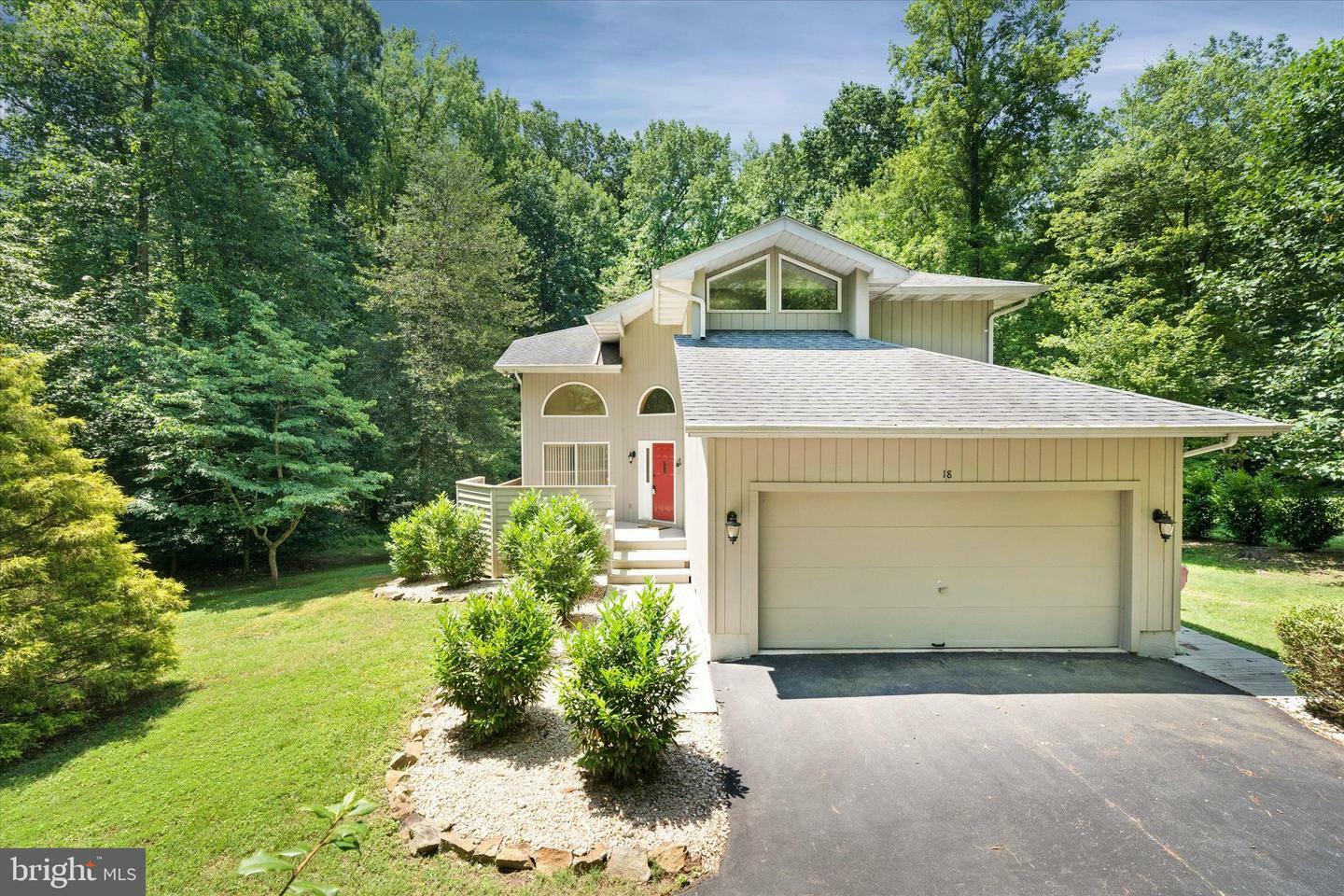 Property Photo: 18 Canterbury Court MD 21915