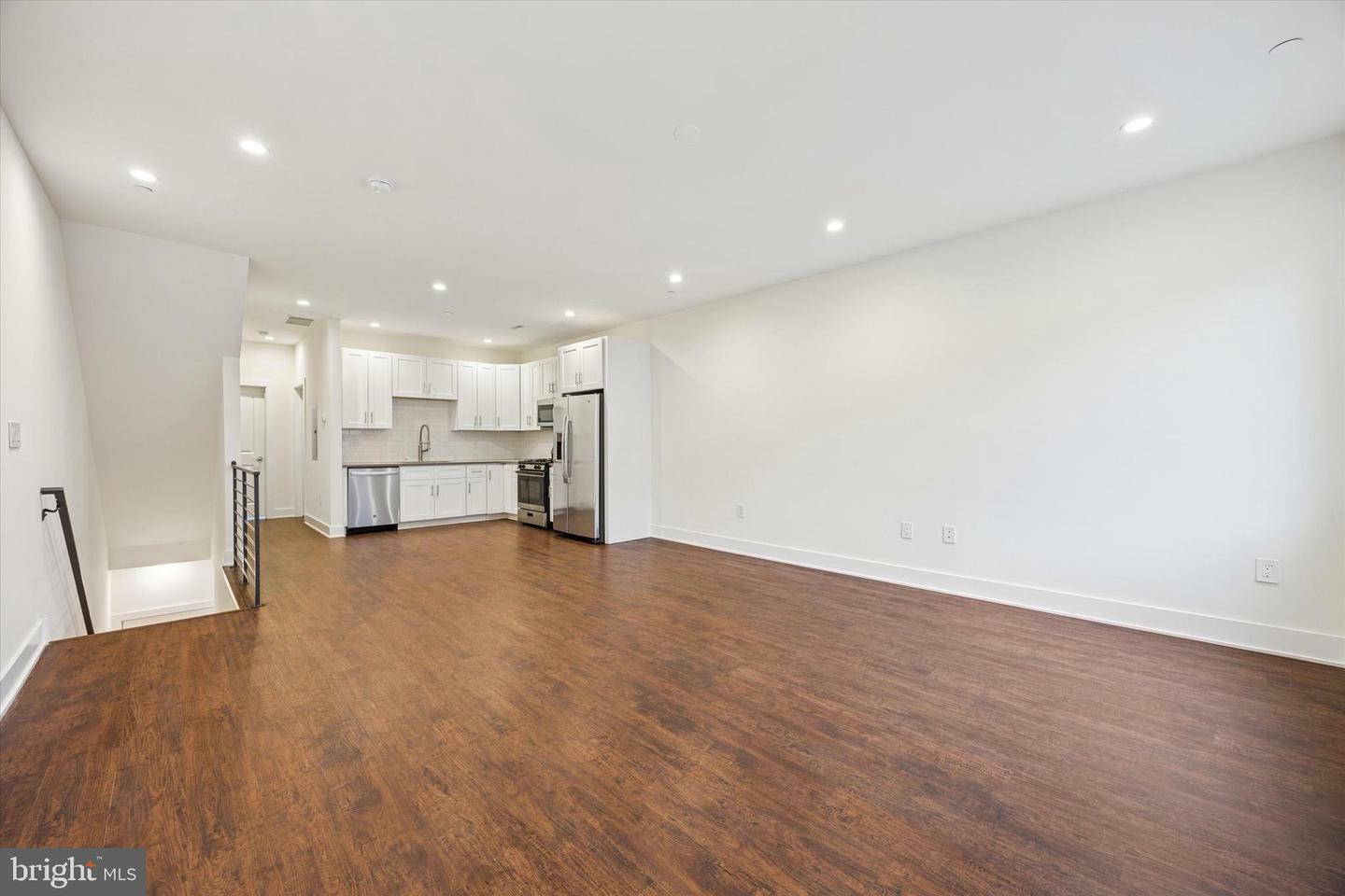 Property Photo: 1227 N 5th Street 2 PA 19122