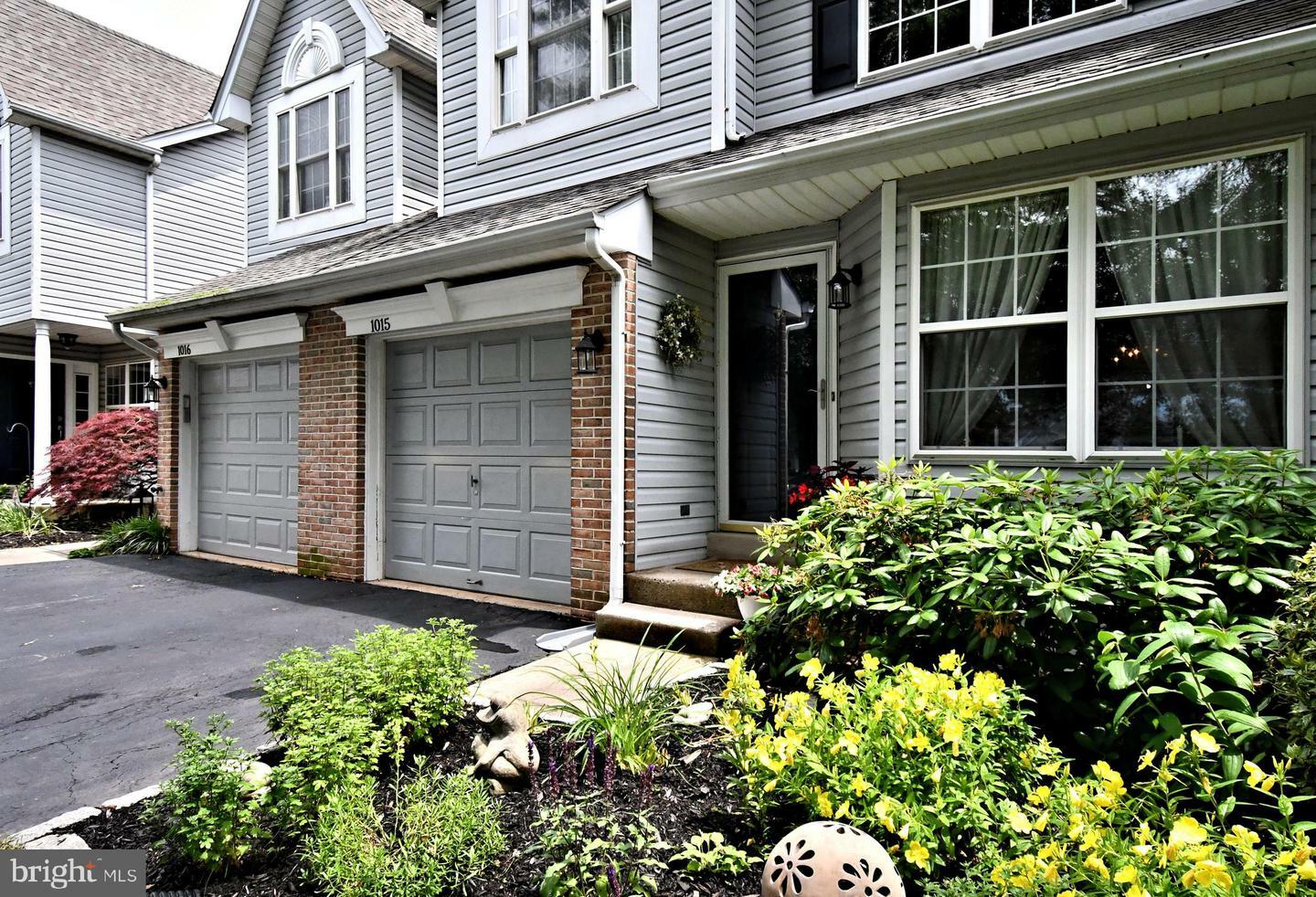 Property Photo:  1015 Greenes Way Circle  PA 19426 