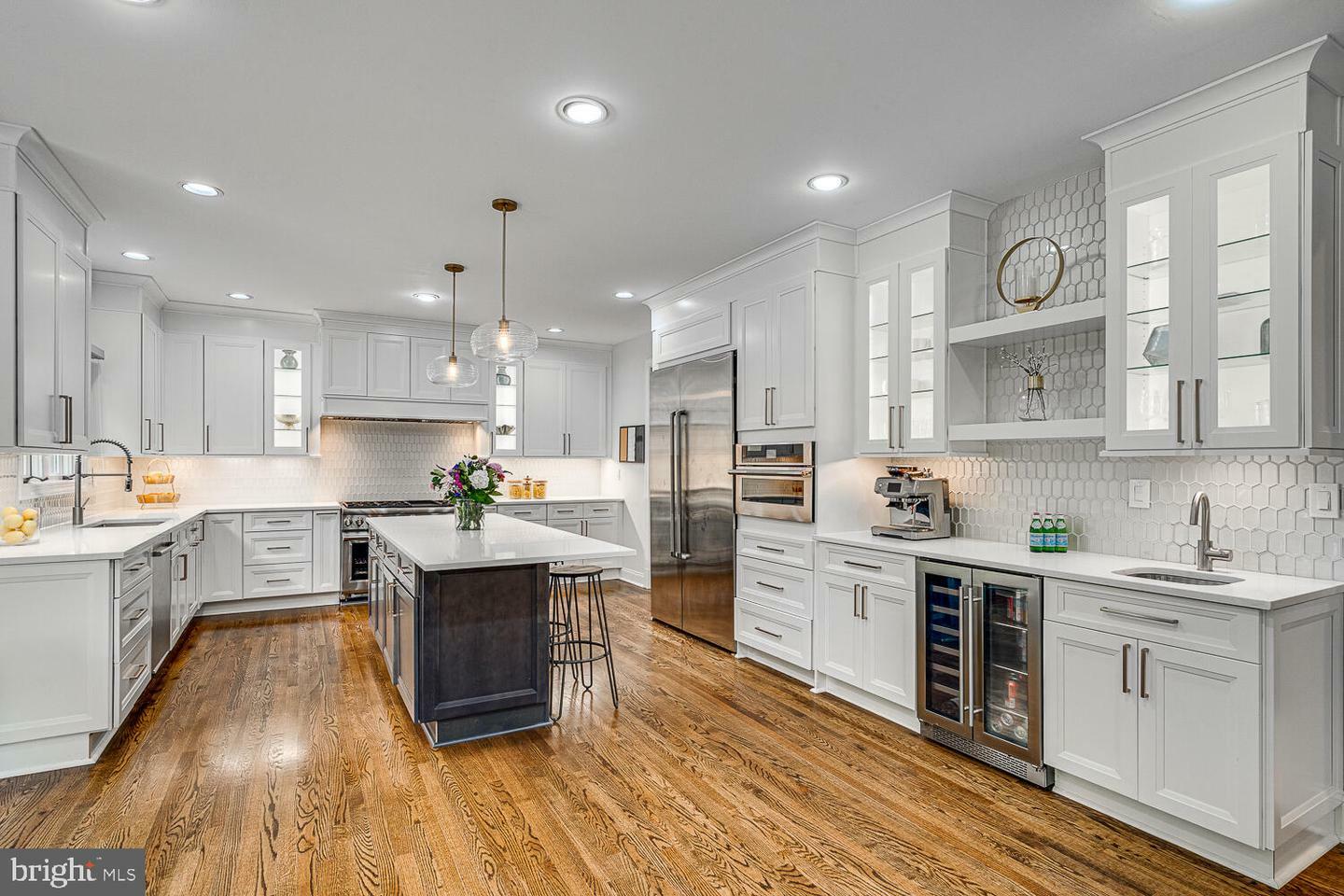 Property Photo: 9118 Bells Mill Road MD 20854