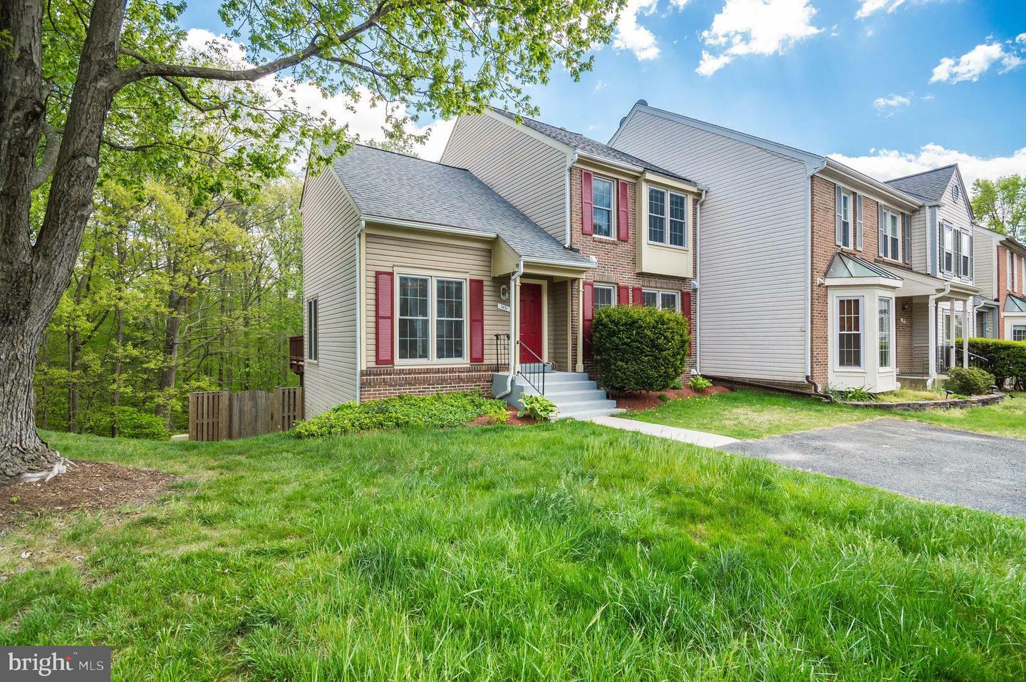 Property Photo: 7431 Ridge Oak Court VA 22153