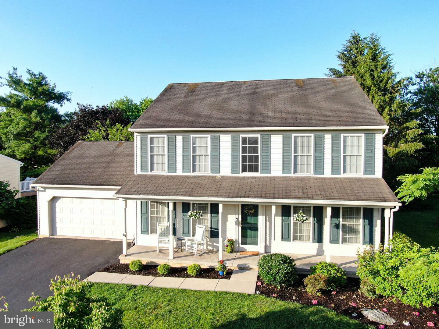 Property Photo:  321 Coventry Lane  PA 17543 