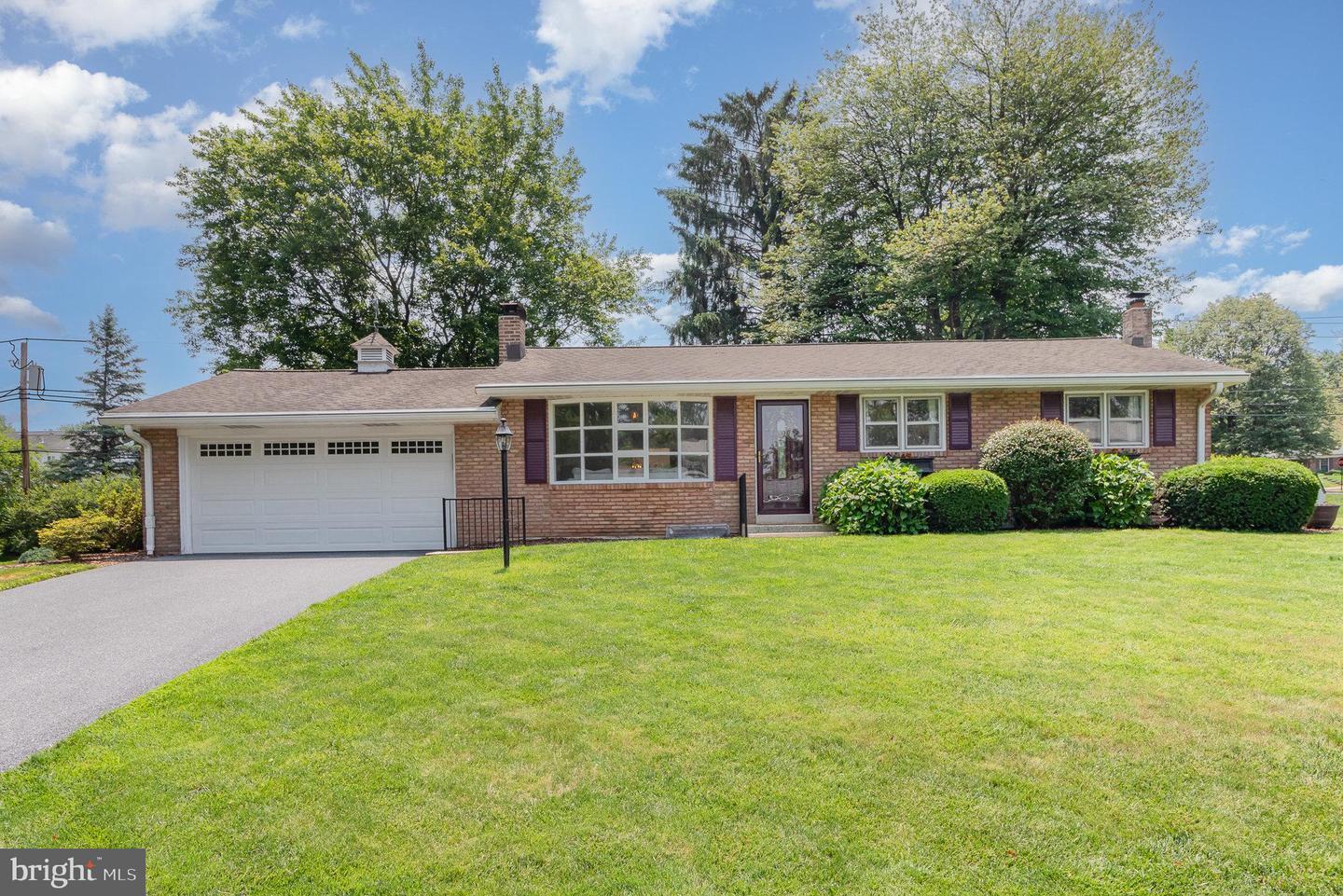 114 Brookside Avenue  Hershey PA 17033 photo