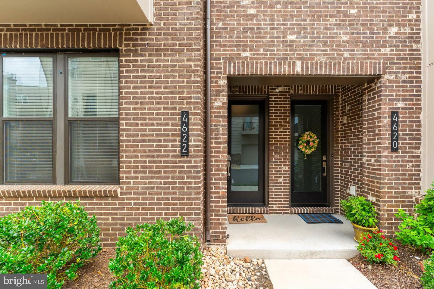 Property Photo: 4622 Quinns Mill Way VA 20151