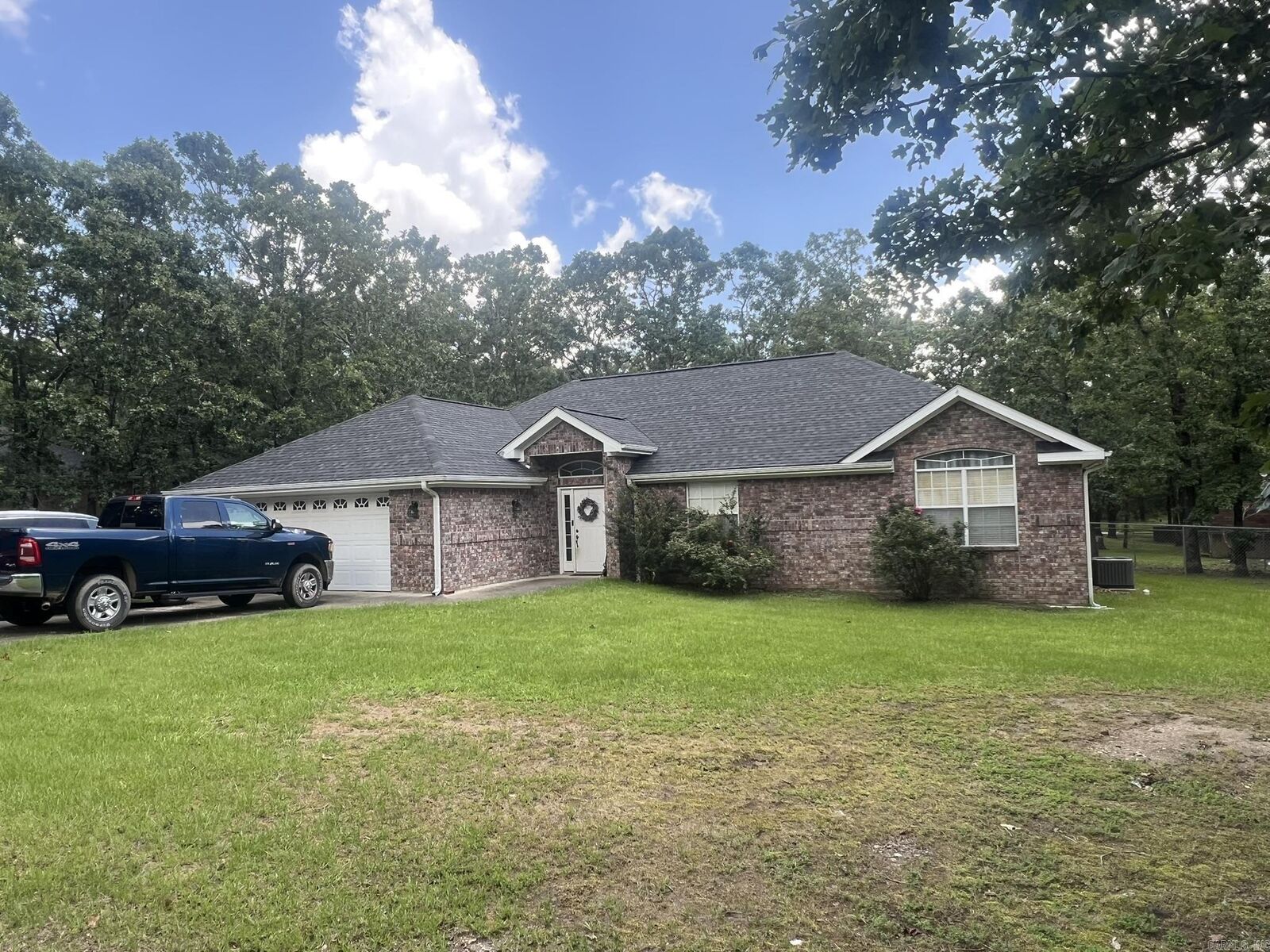 Property Photo:  301 Pin Oak  AR 71953 