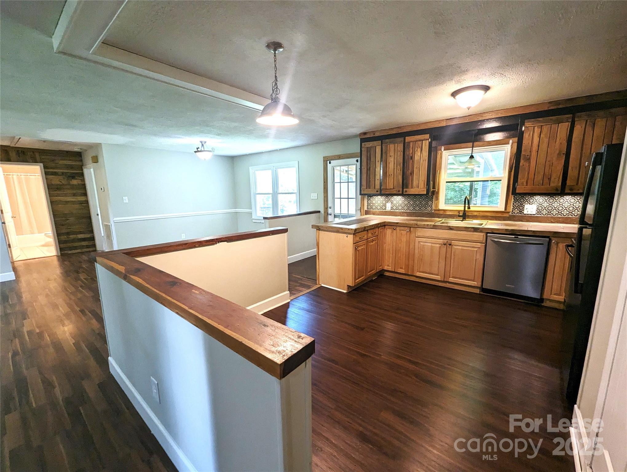 Property Photo: 632 Catawba Circle N NC 28104
