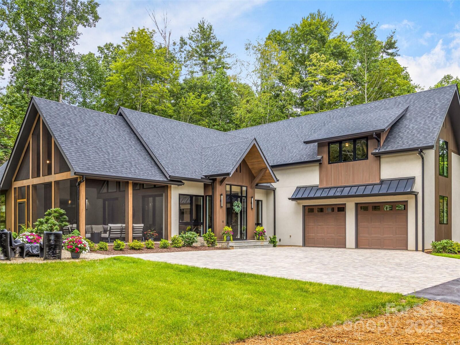 Property Photo:  216 Shadybrook Trail  NC 28739 