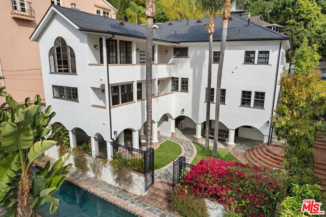 15257 Encanto Dr  Sherman Oaks CA 91403 photo