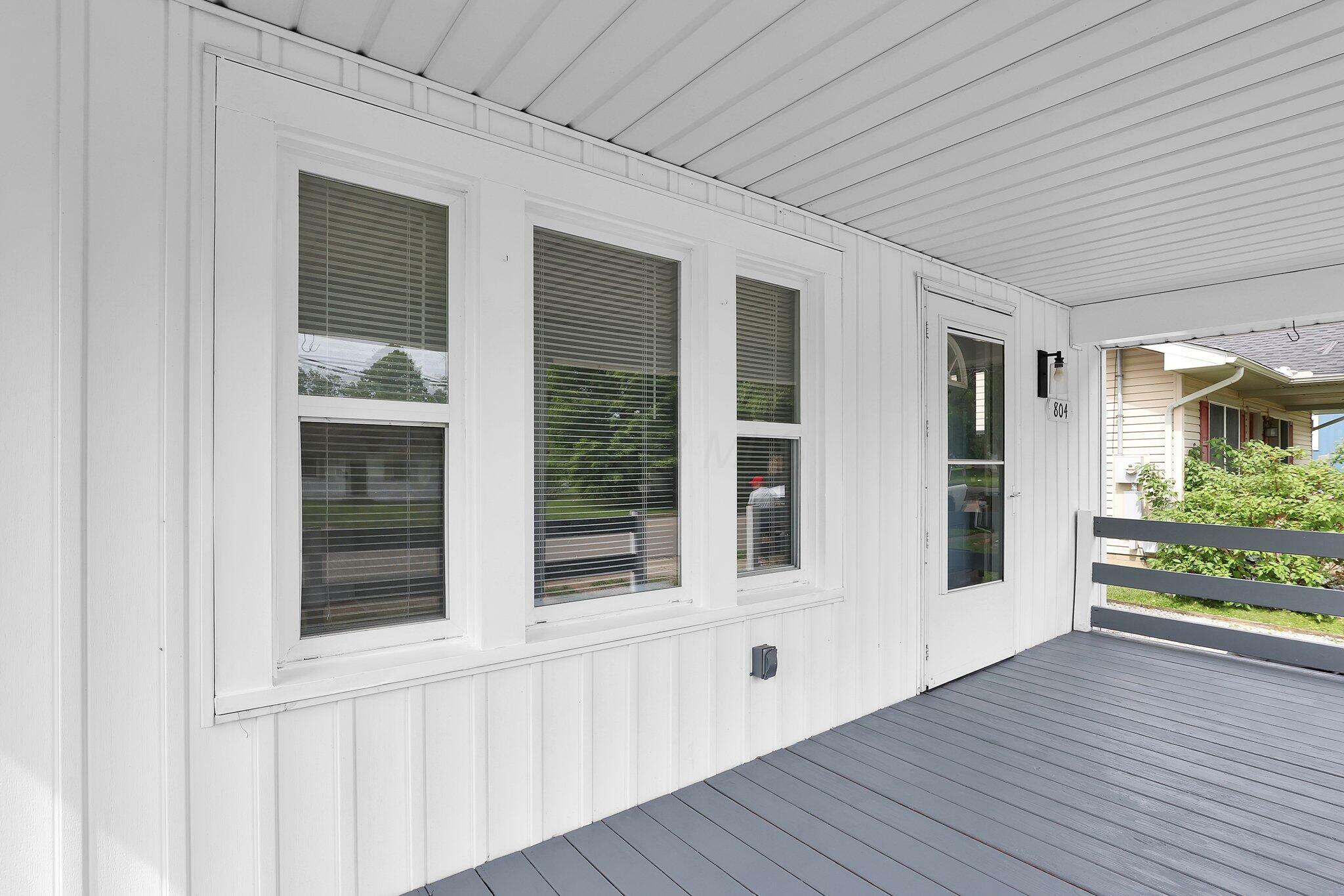 Property Photo: 804 W Market Street OH 43105