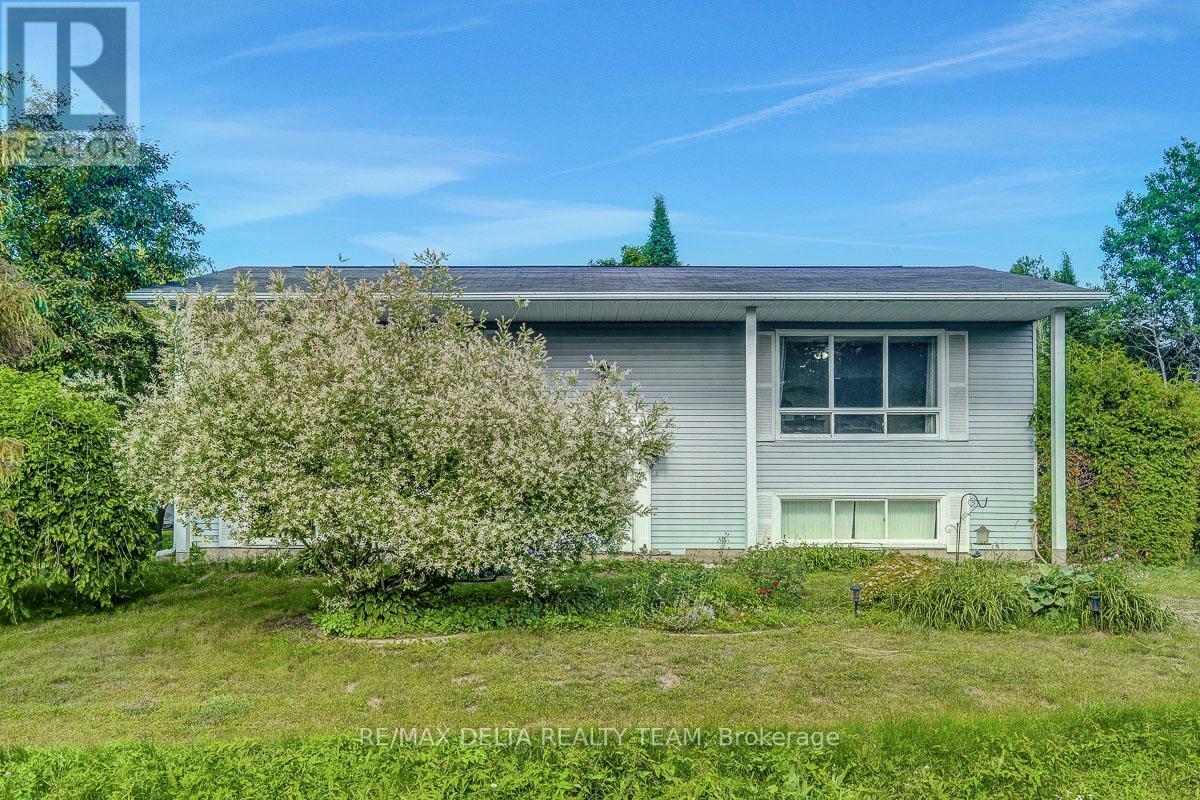 Property Photo: 3333 White Spruce ON K0A 2W0