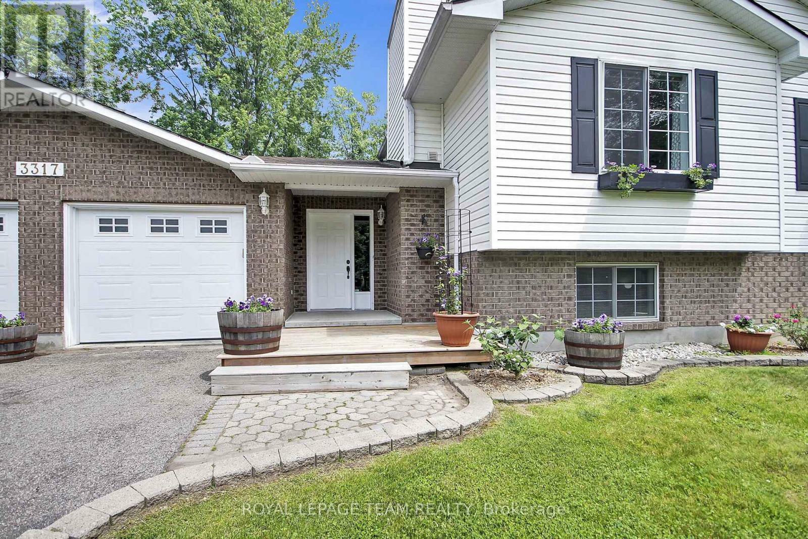 Property Photo: 3317 Wild Cherry Drive ON K0A 2W0