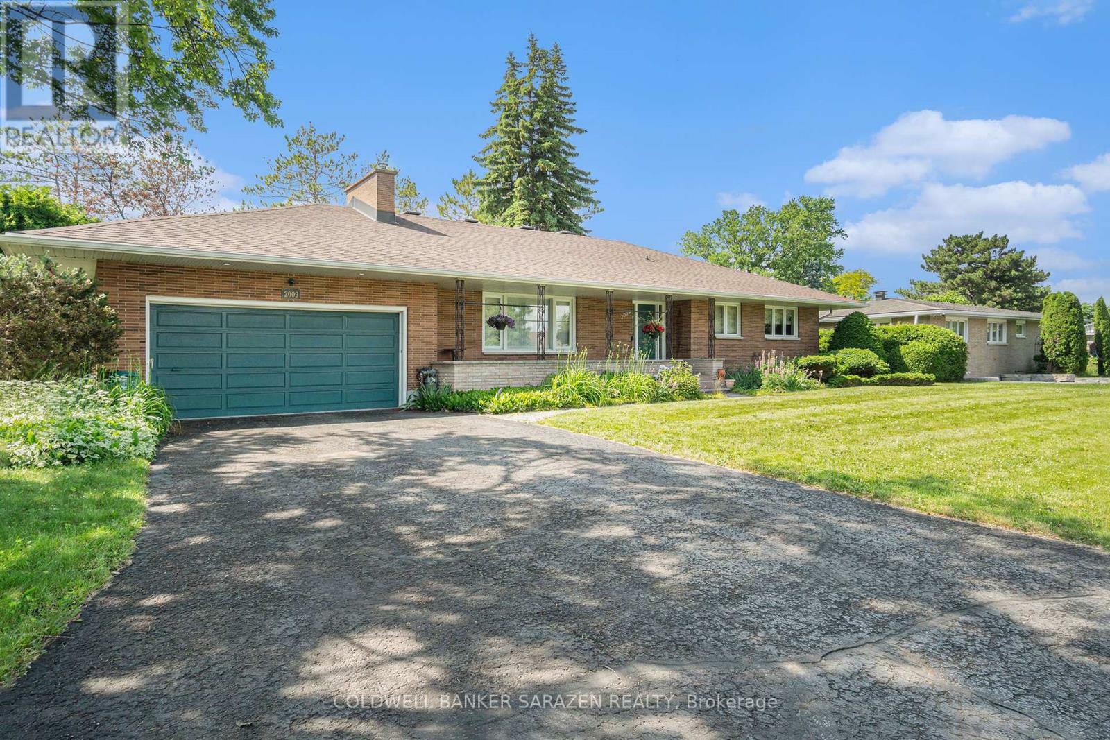 Property Photo:  2009 Killarney Drive  ON K2A 1P9 