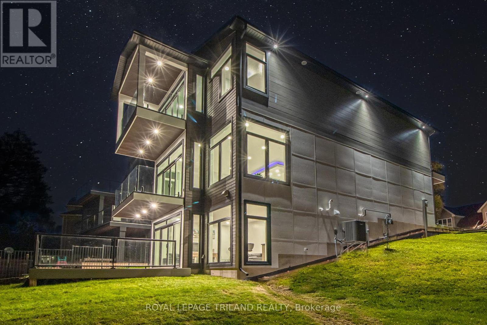 Property Photo: 29 Sauble River Road ON N0M 1T0