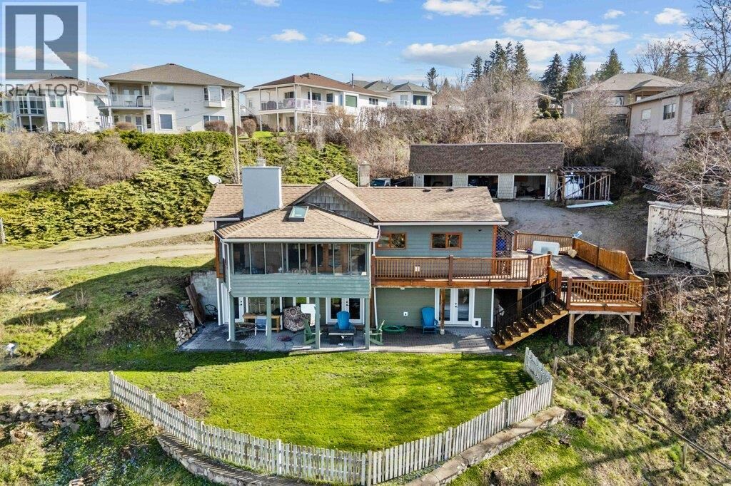 Property Photo:  1321 10 Avenue Northeast  BC V1E 2V6 