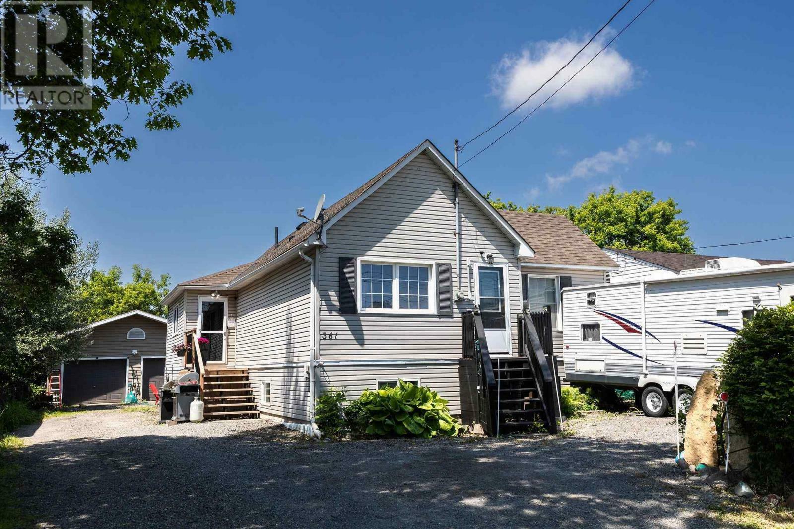 361 Fourth Ave  Sault Ste. Marie ON P6C 4L9 photo