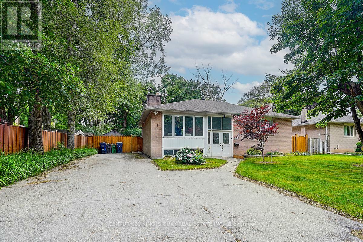 Property Photo: 55 Three Valleys Drive ON M3A 3B6