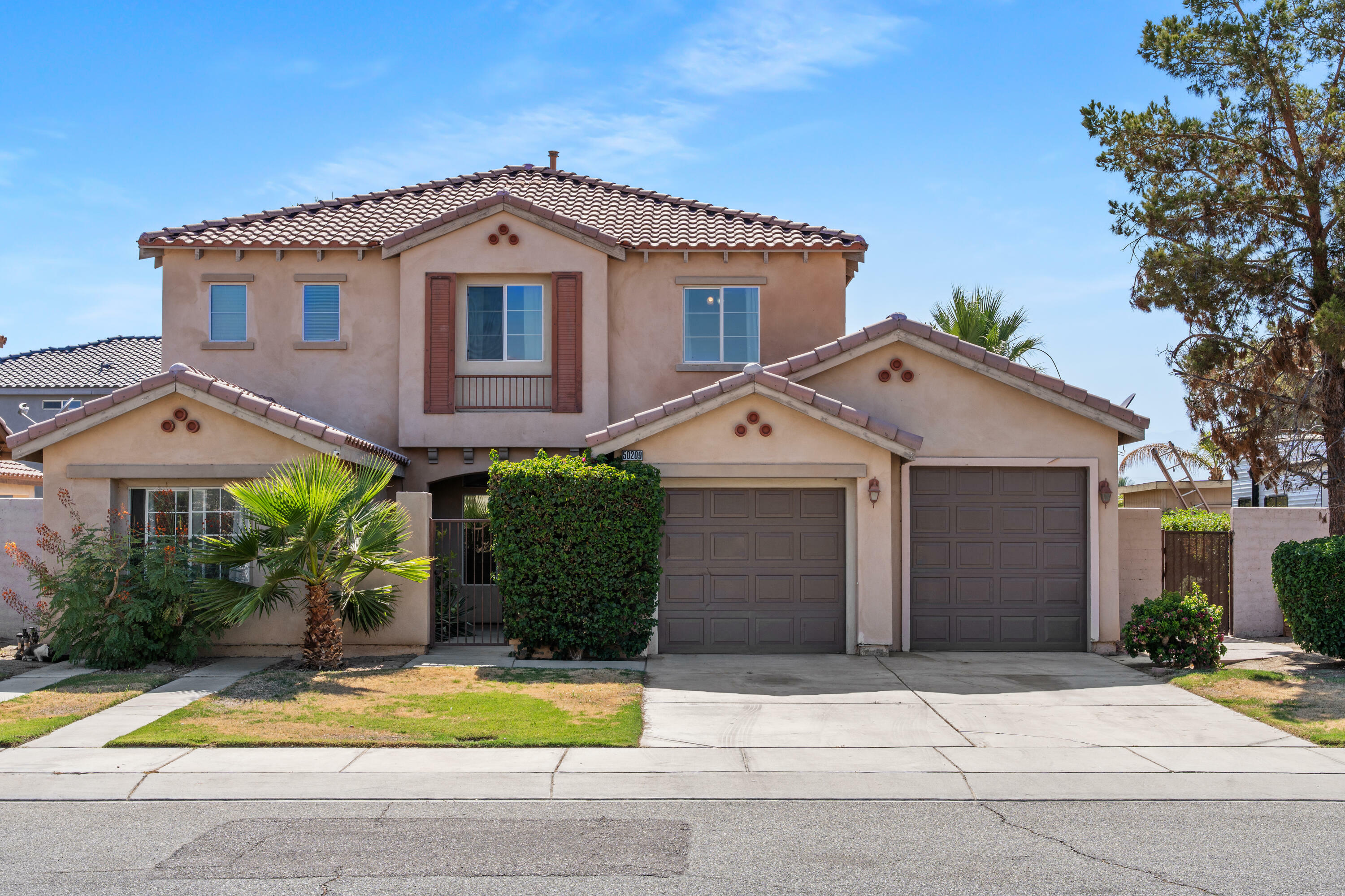 Property Photo: 50209 Calle Tolosa CA 92236