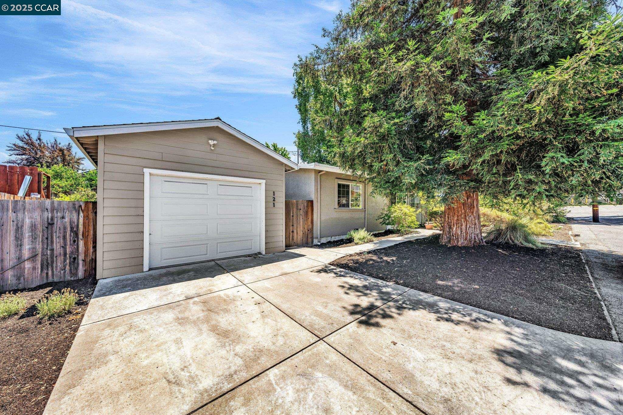 Property Photo: 121 School Ln CA 94597