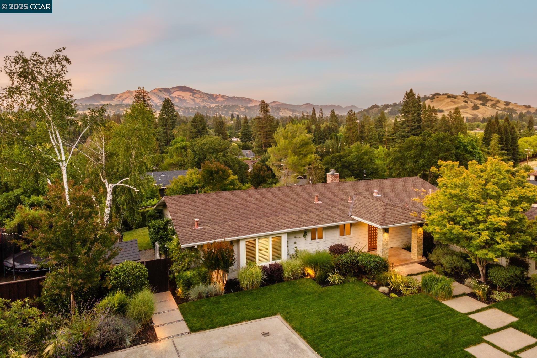 Property Photo: 3039 Lunada Ln CA 94507