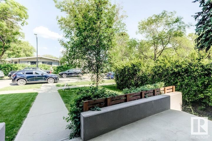 Property Photo:  11042 131 Street NW  AB T5M 1B8 