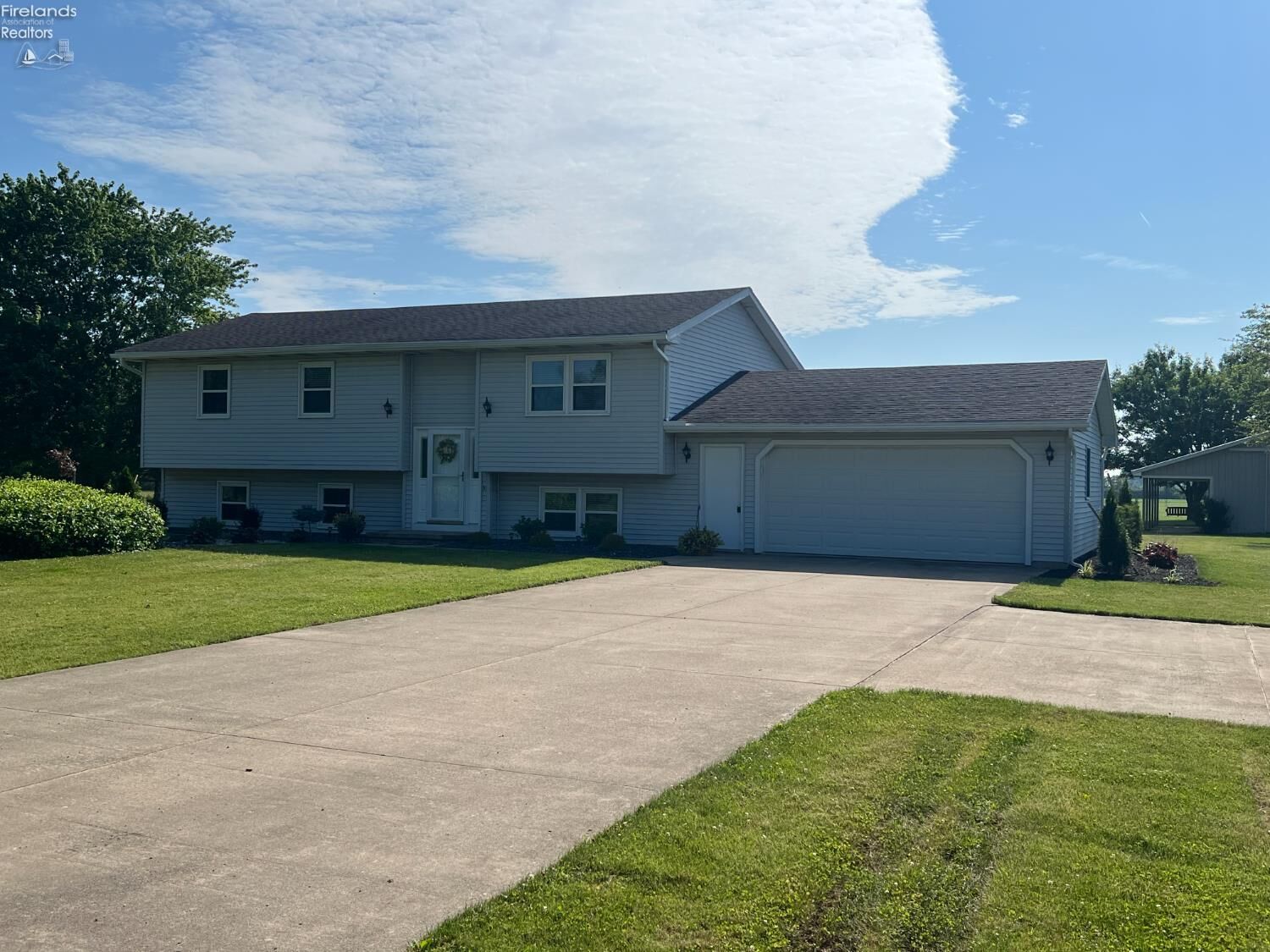 Property Photo:  565 County Road 242  OH 43420 