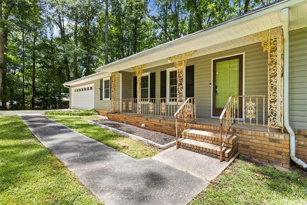 Property Photo: 3957 Evans Drive Drive GA 30122