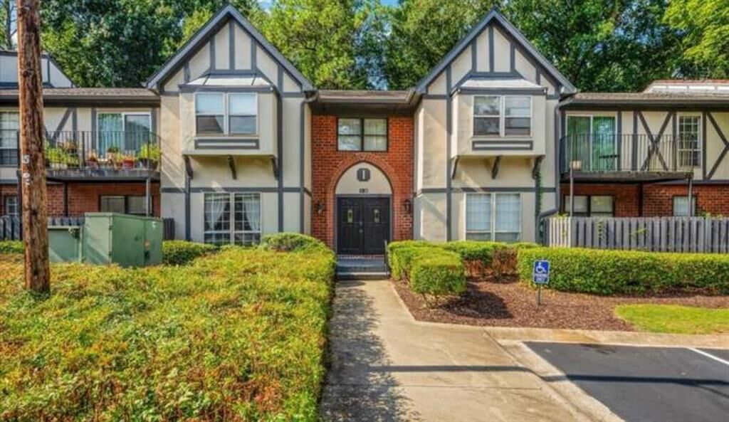 Property Photo:  6851 Roswell Road 15  GA 30328 