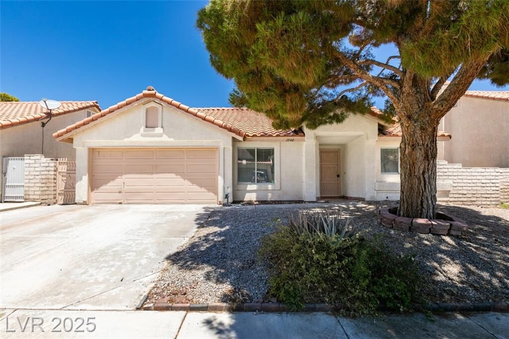 Property Photo: 1540 Desert Ridge Avenue NV 89031