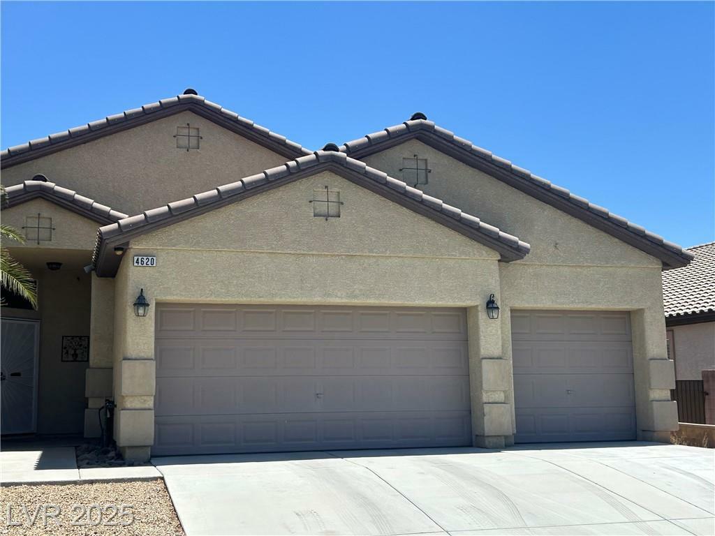 Property Photo: 4620 Ventana Rey Street NV 89081