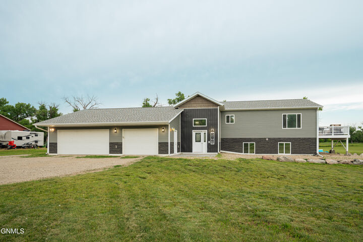 Property Photo:  5706 Olive Tree Drive  ND 58503