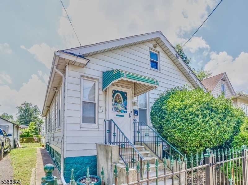 Property Photo: 10 Medbourne Ave NJ 07111