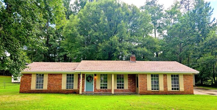 8 Mar - Ree Dr.  Laurel MS 39440 photo