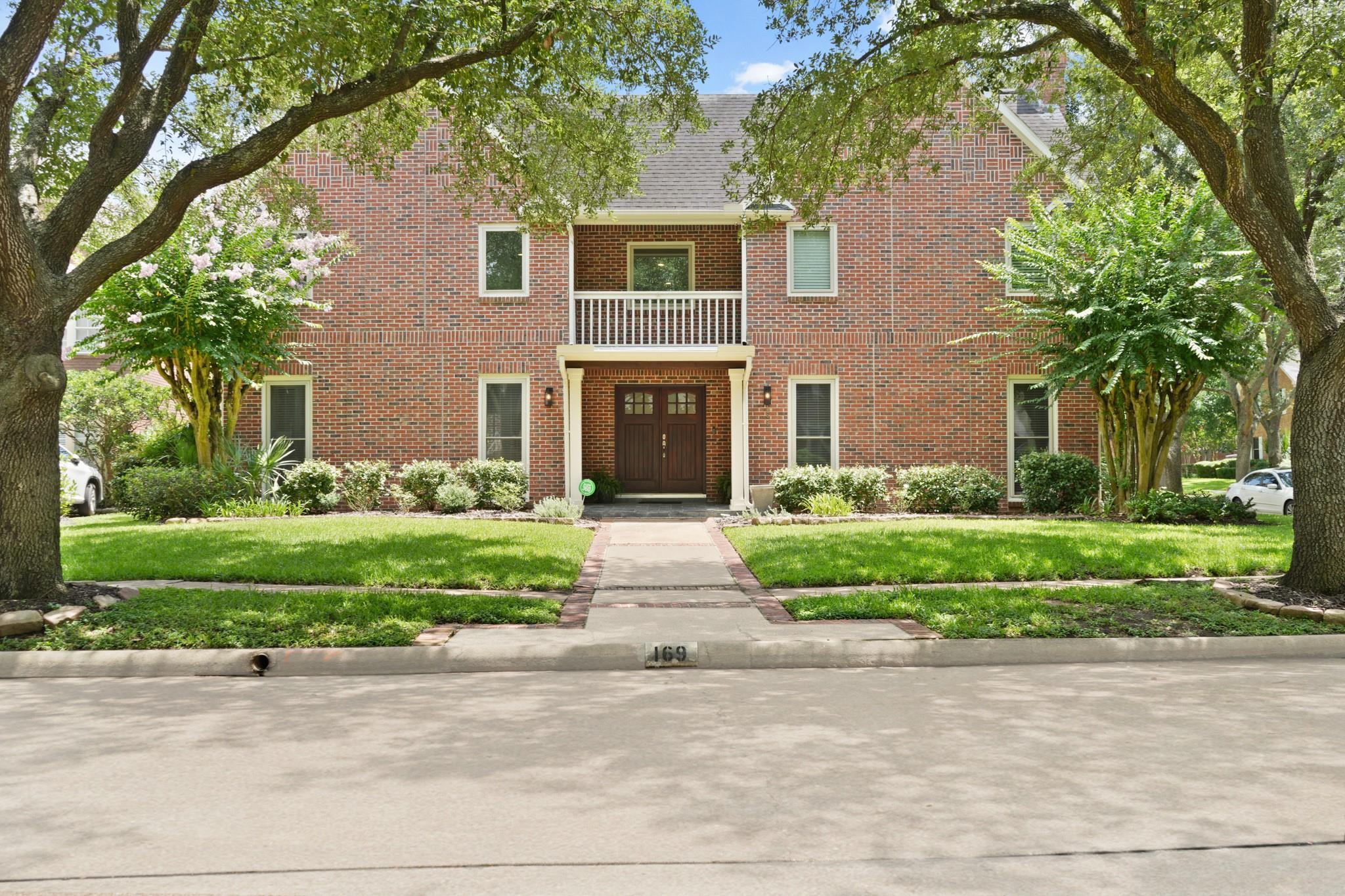Property Photo: 169 N Hall Drive TX 77478