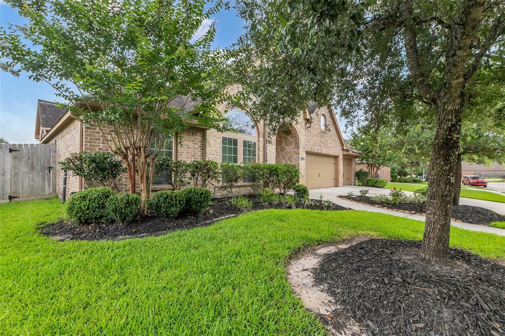 Property Photo: 2206 Chelsea Creek Lane TX 77386