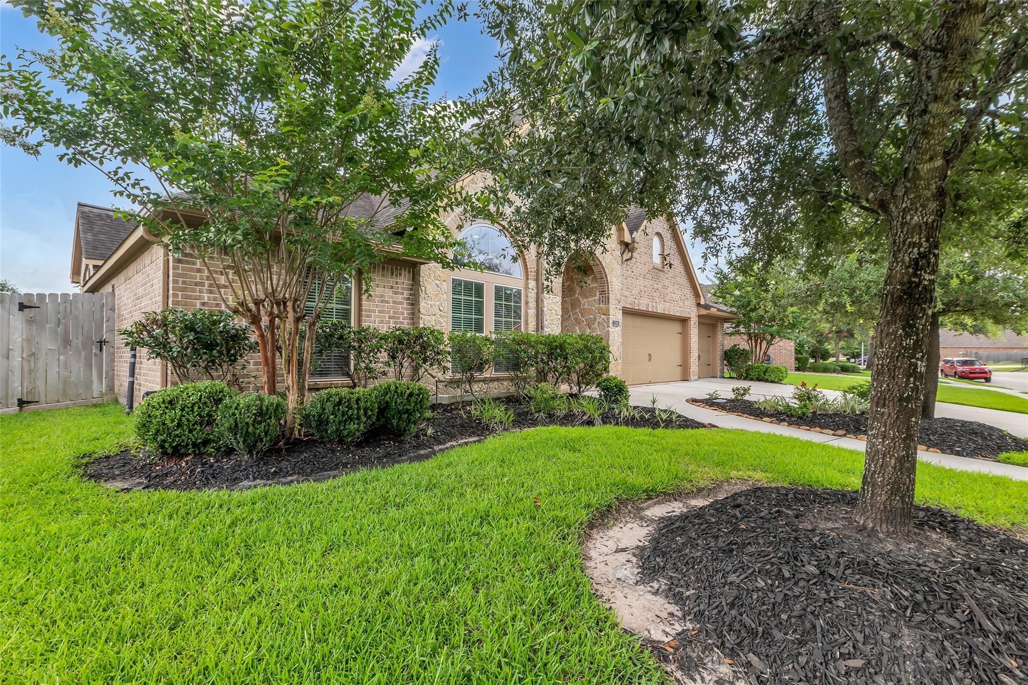 Property Photo: 2206 Chelsea Creek Lane TX 77386